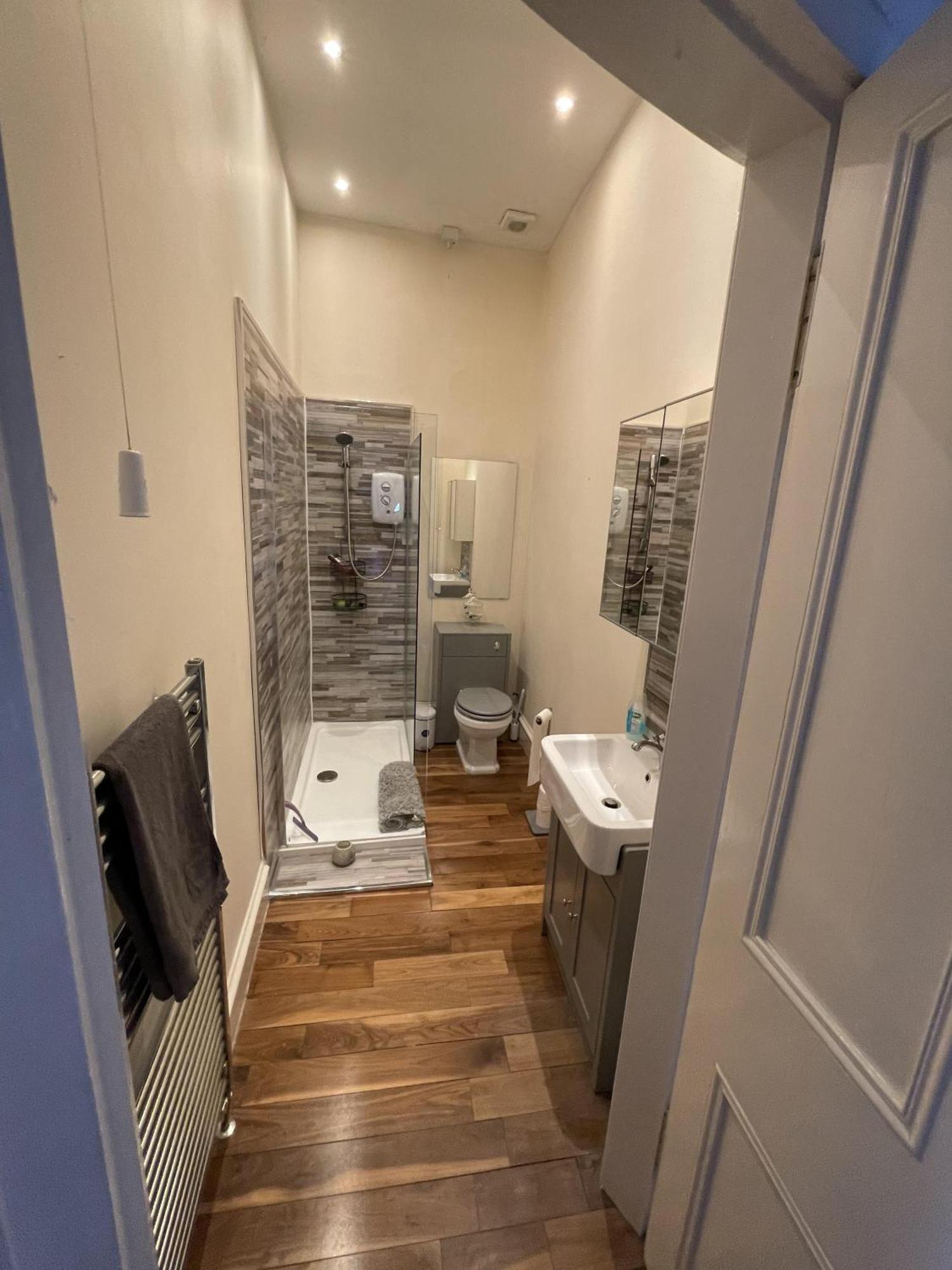 Charming 2-Bedroom Apartment Located In Ayr Exterior foto