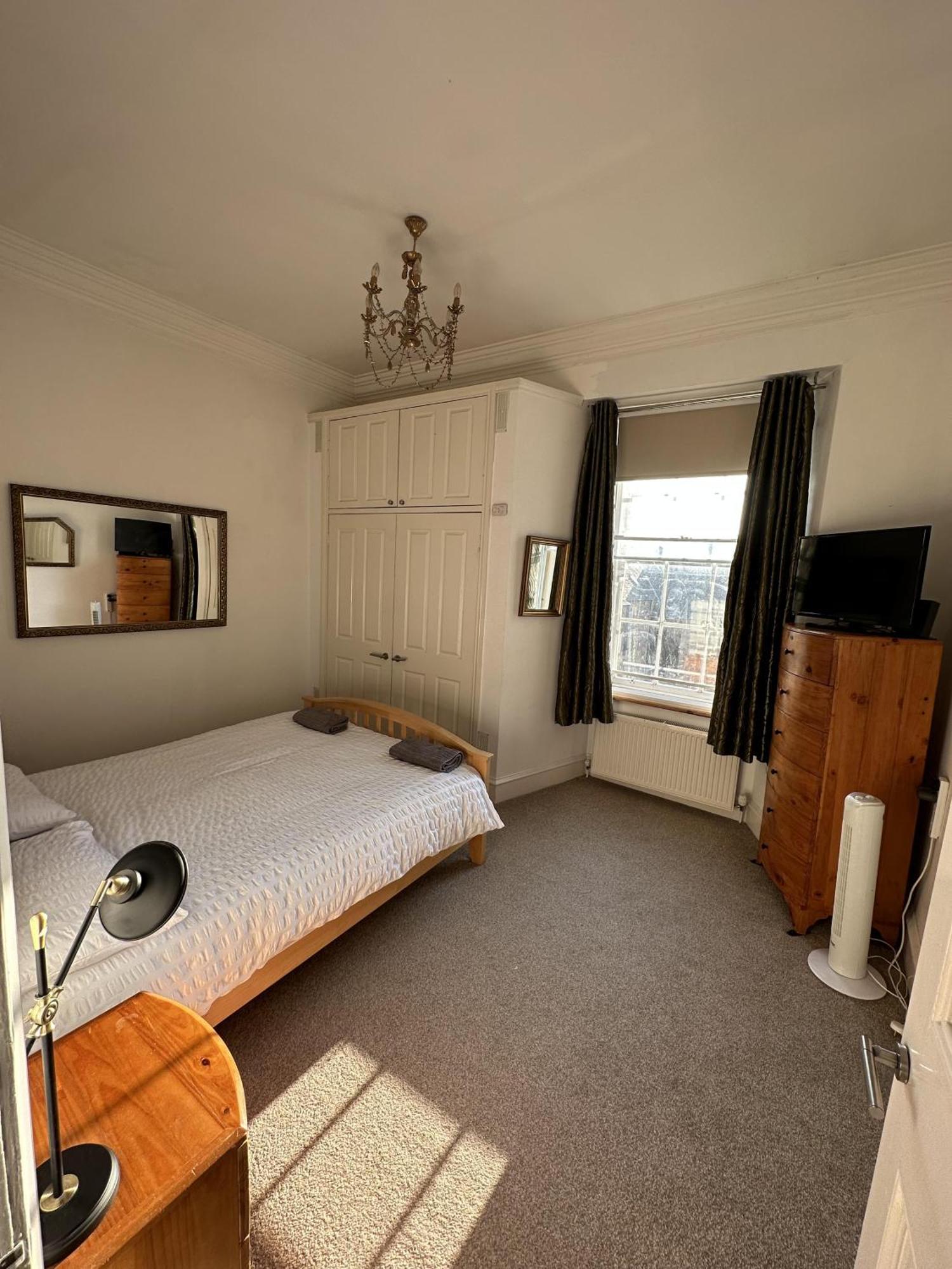 Charming 2-Bedroom Apartment Located In Ayr Exterior foto