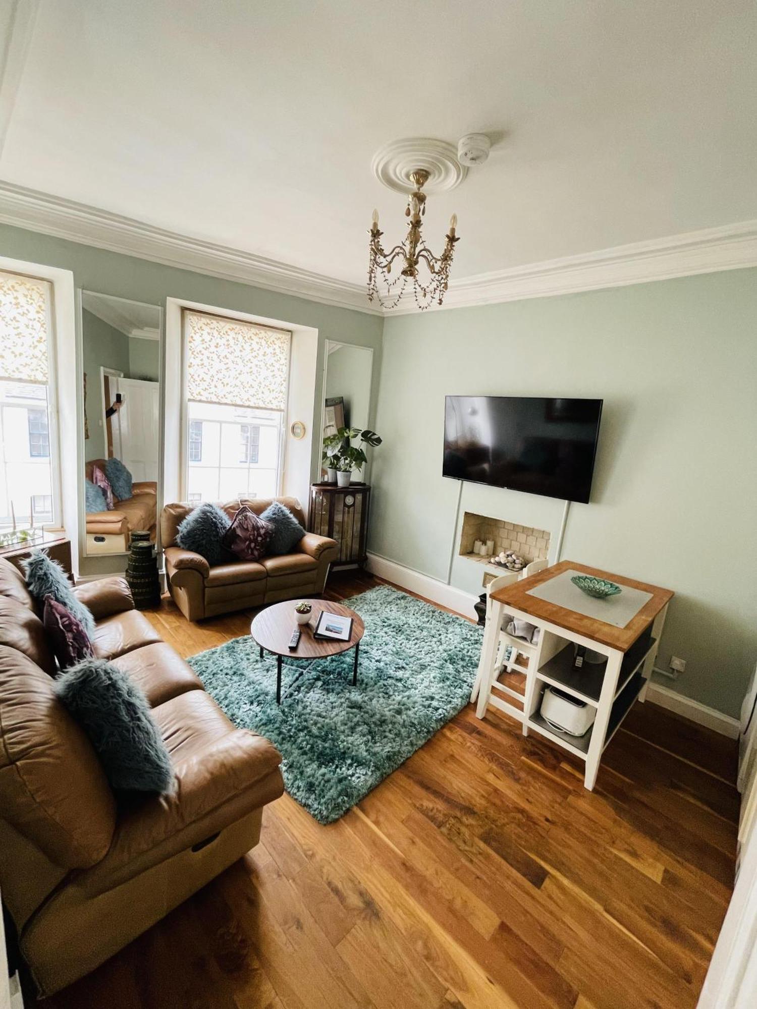 Charming 2-Bedroom Apartment Located In Ayr Exterior foto